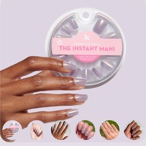 Extra Short “That’s So Ursula” Olive & June Press-On Nails